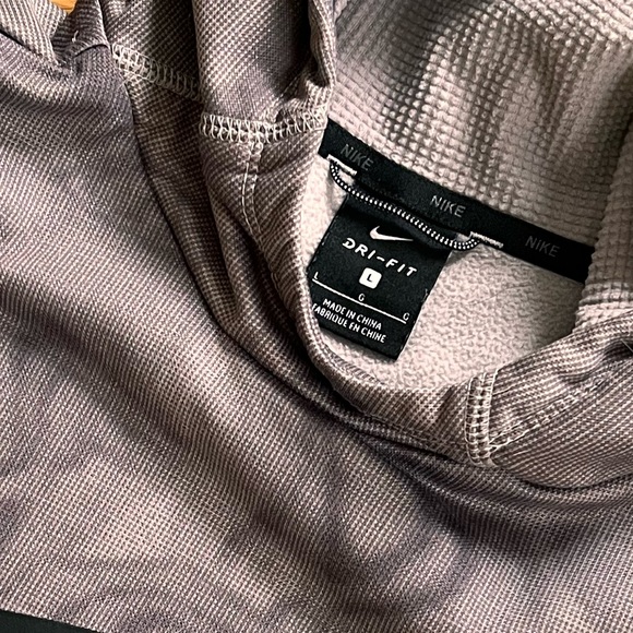 Youth large Nike hoodie - Picture 2 of 6